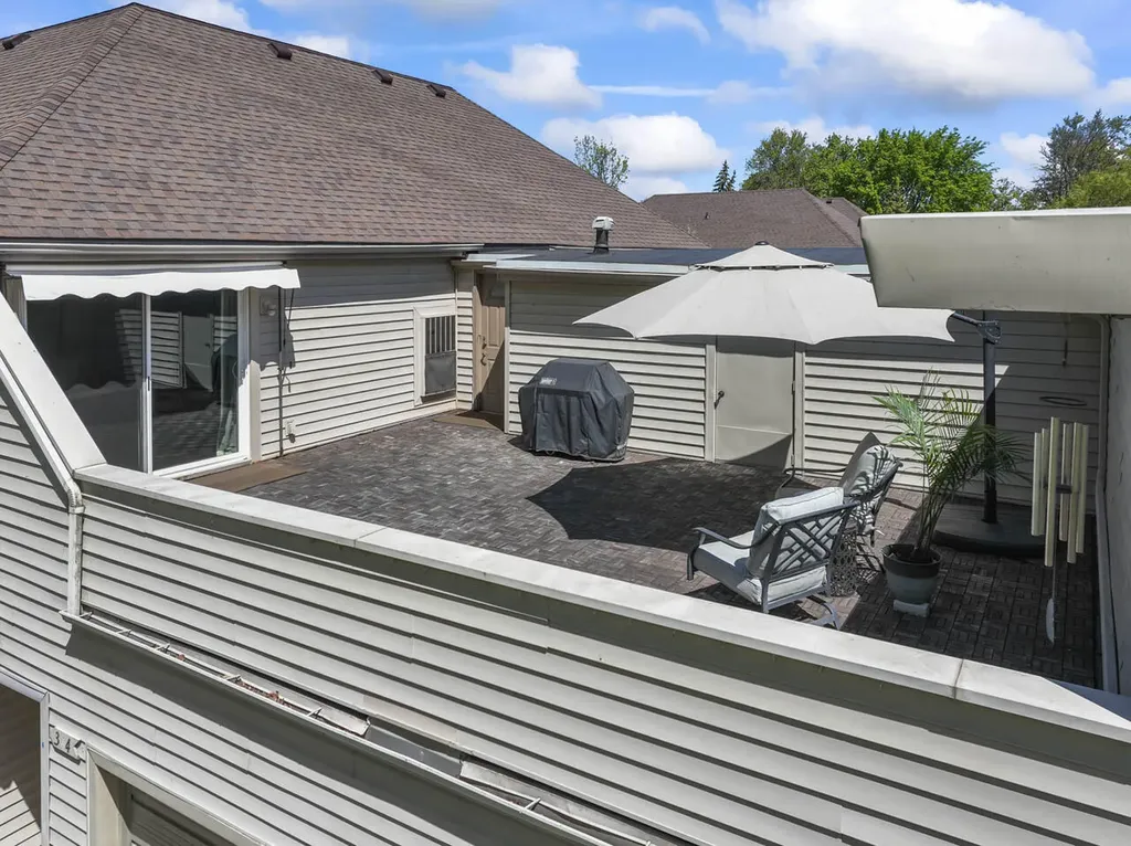 8159 Colony Drive Grosse Ile Township MI 48138