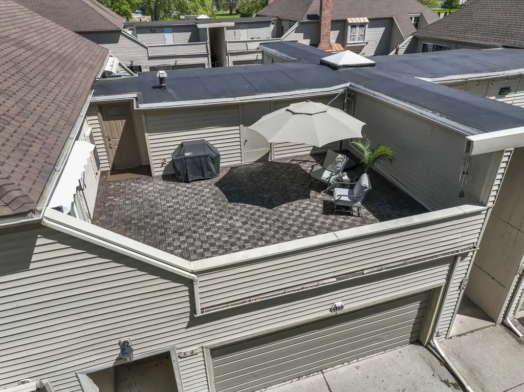 8159 Colony Drive Grosse Ile Township MI 48138