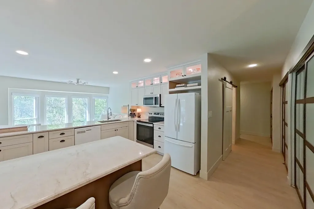 8159 Colony Drive Grosse Ile Township MI 48138