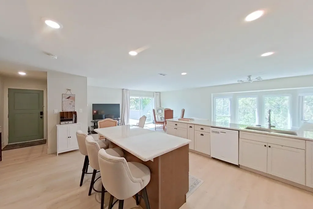 8159 Colony Drive Grosse Ile Township MI 48138