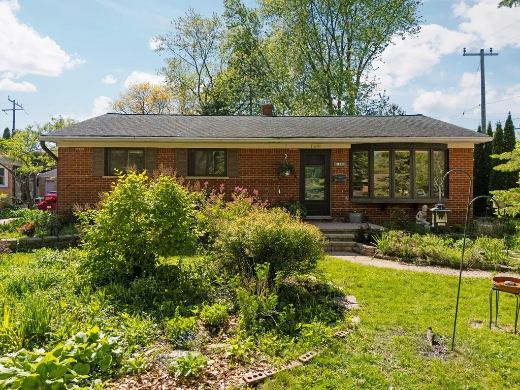 1500 Las Vegas Drive Ann Arbor City MI 48103