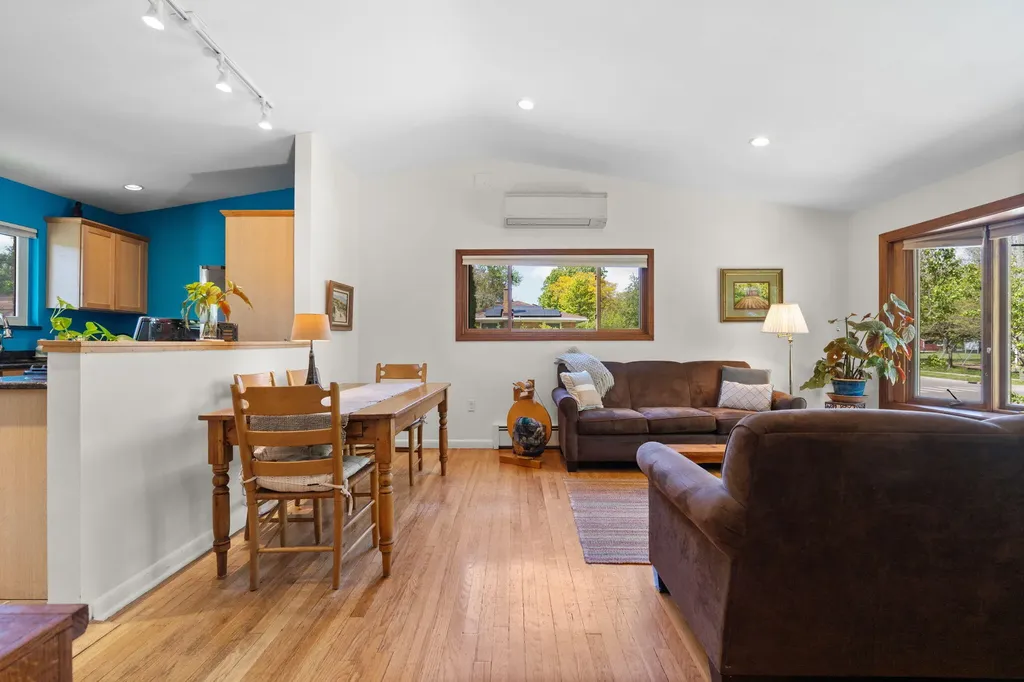 1500 Las Vegas Drive Ann Arbor City MI 48103