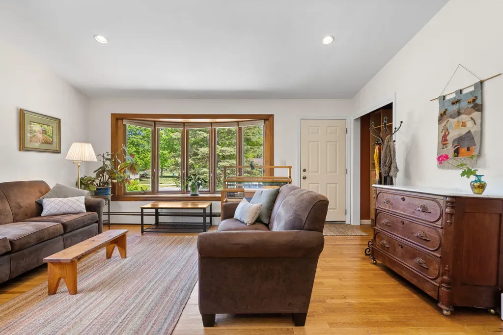 1500 Las Vegas Drive Ann Arbor City MI 48103