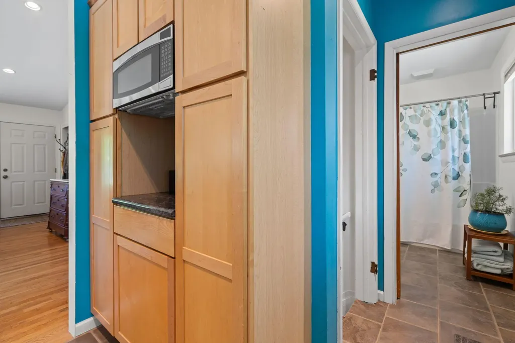 1500 Las Vegas Drive Ann Arbor City MI 48103