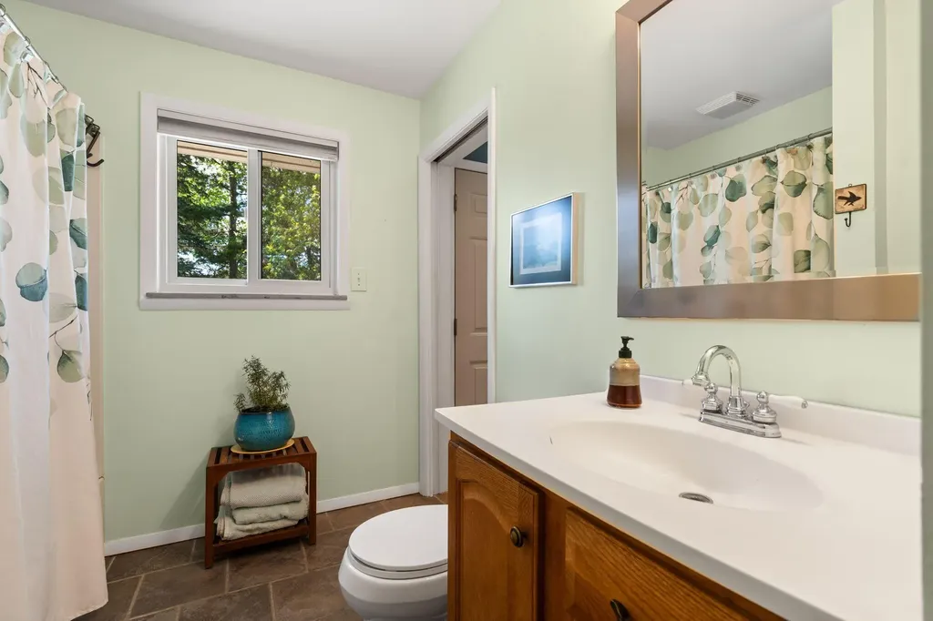 1500 Las Vegas Drive Ann Arbor City MI 48103