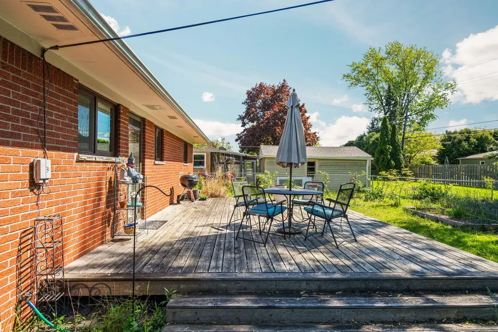 1500 Las Vegas Drive Ann Arbor City MI 48103