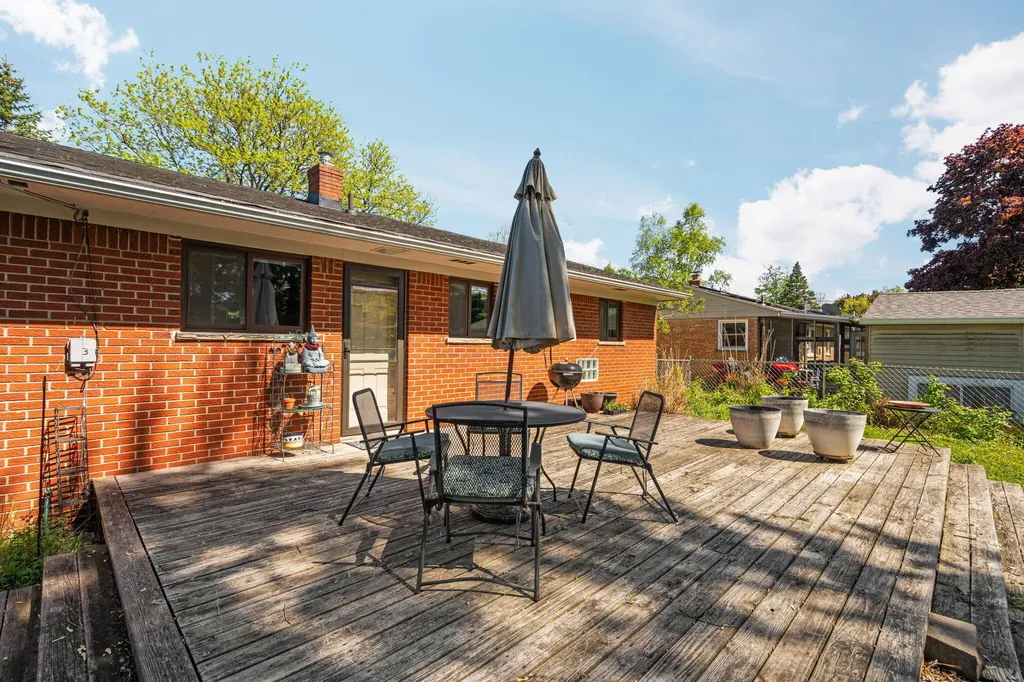 1500 Las Vegas Drive Ann Arbor City MI 48103