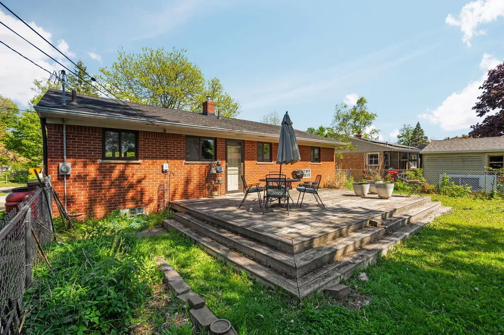 1500 Las Vegas Drive Ann Arbor City MI 48103