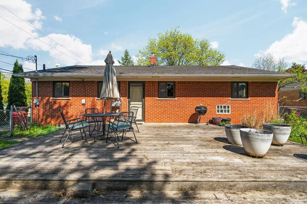 1500 Las Vegas Drive Ann Arbor City MI 48103