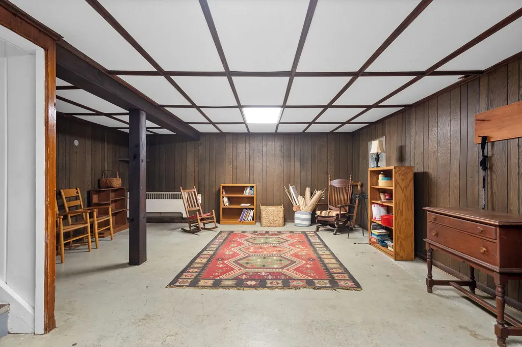 1500 Las Vegas Drive Ann Arbor City MI 48103