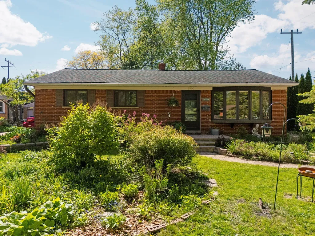 1500 Las Vegas Drive Ann Arbor City MI 48103