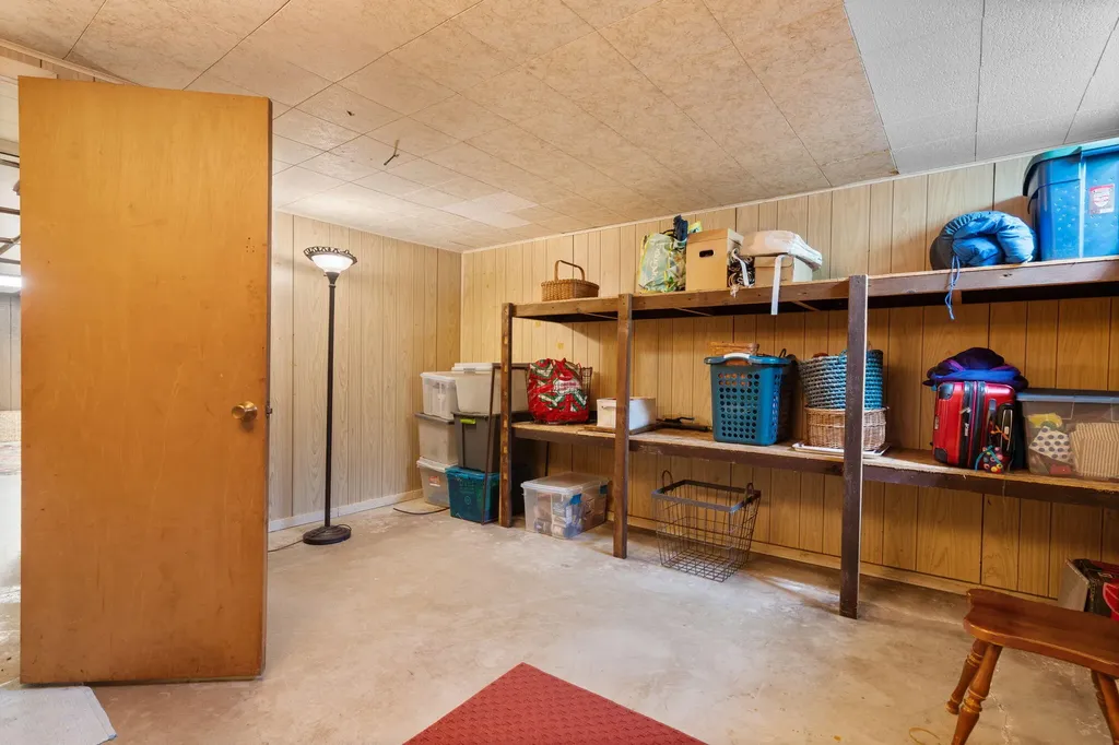 1500 Las Vegas Drive Ann Arbor City MI 48103