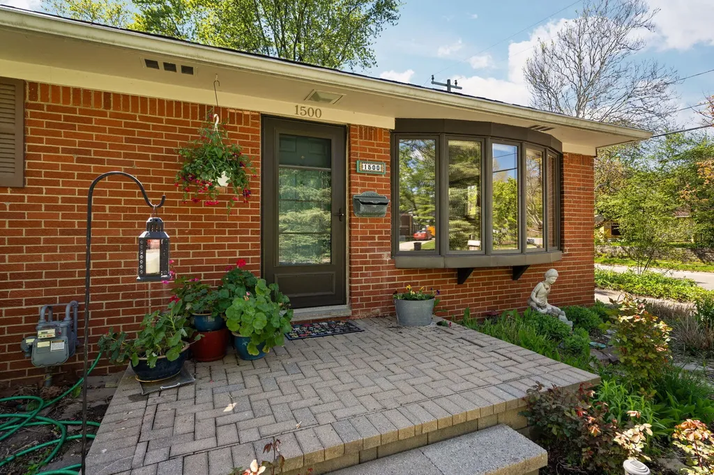 1500 Las Vegas Drive Ann Arbor City MI 48103