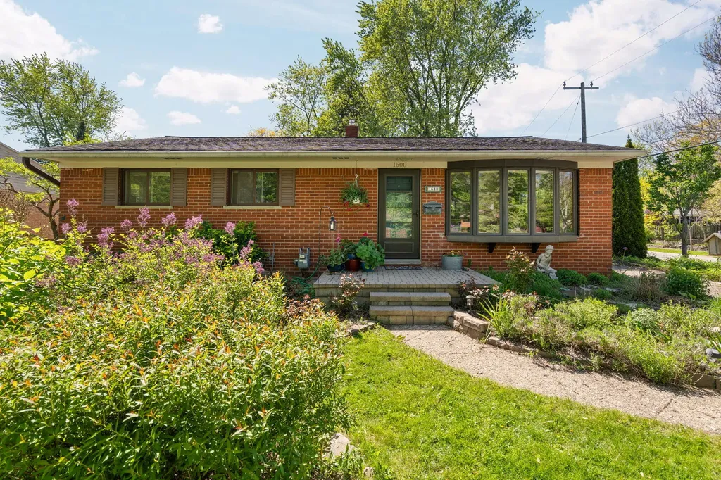 1500 Las Vegas Drive Ann Arbor City MI 48103