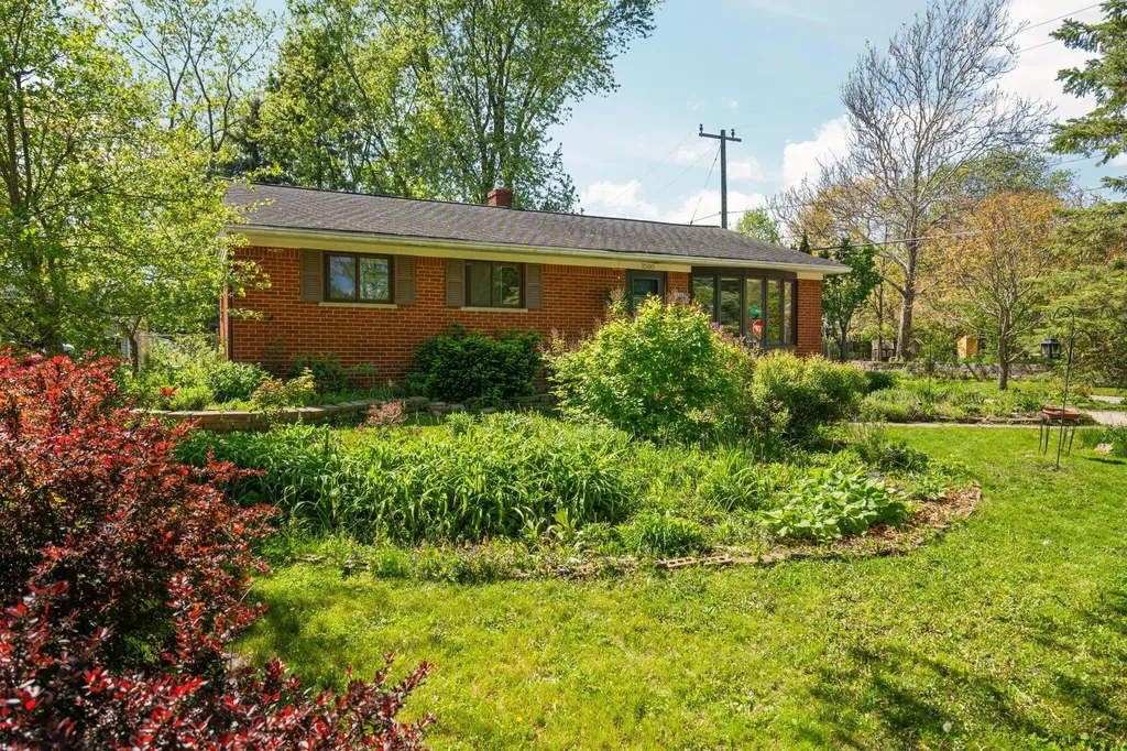 1500 Las Vegas Drive Ann Arbor City MI 48103