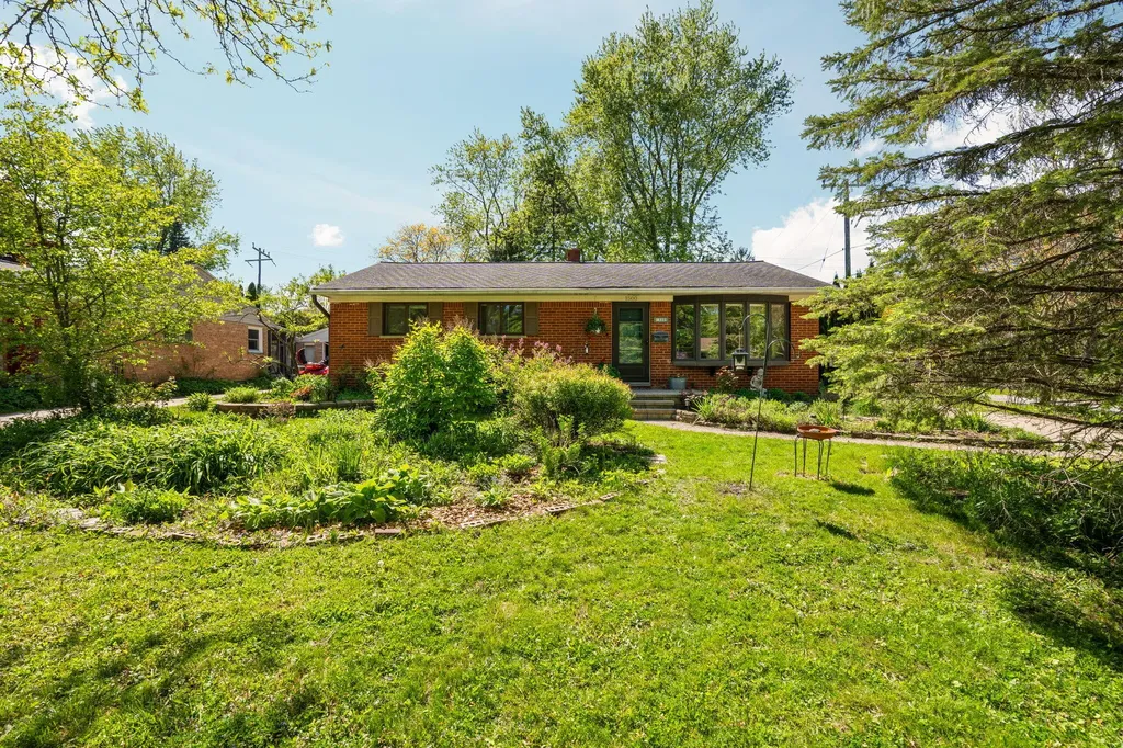 1500 Las Vegas Drive Ann Arbor City MI 48103