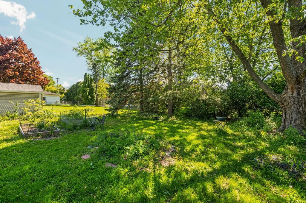 1500 Las Vegas Drive Ann Arbor City MI 48103
