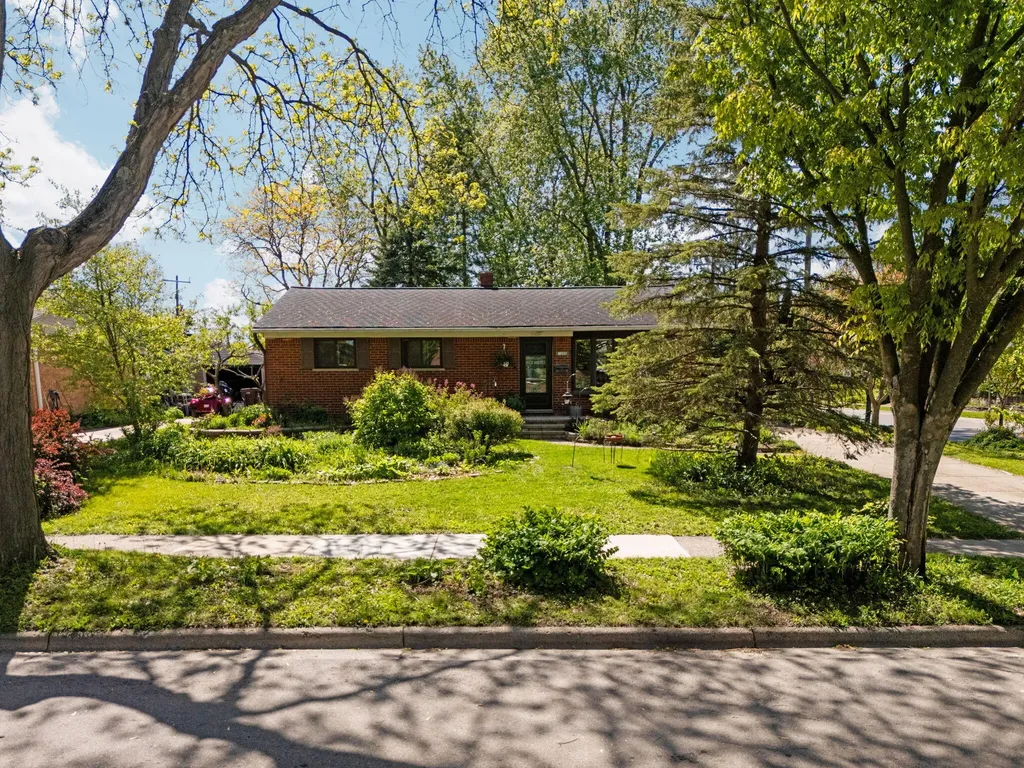 1500 Las Vegas Drive Ann Arbor City MI 48103