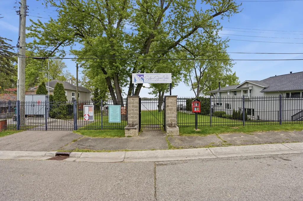 2655 Elsinore Drive Waterford Charter Township MI 48328
