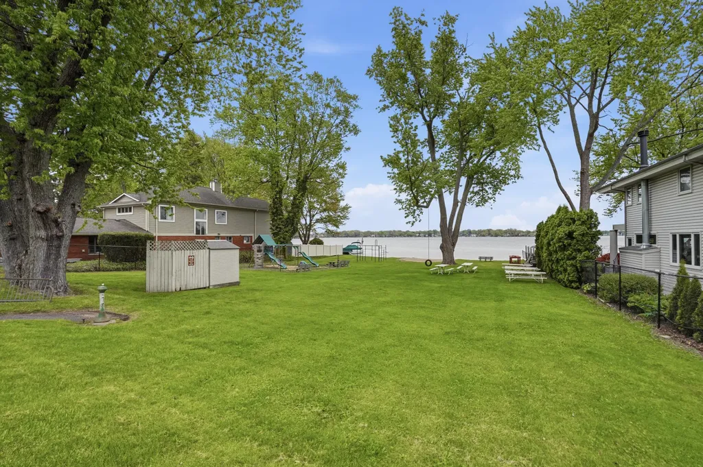 2655 Elsinore Drive Waterford Charter Township MI 48328