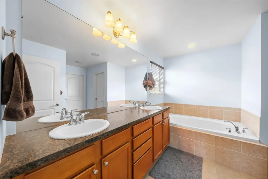 3727 Hogan Circle Rochester City MI 48307