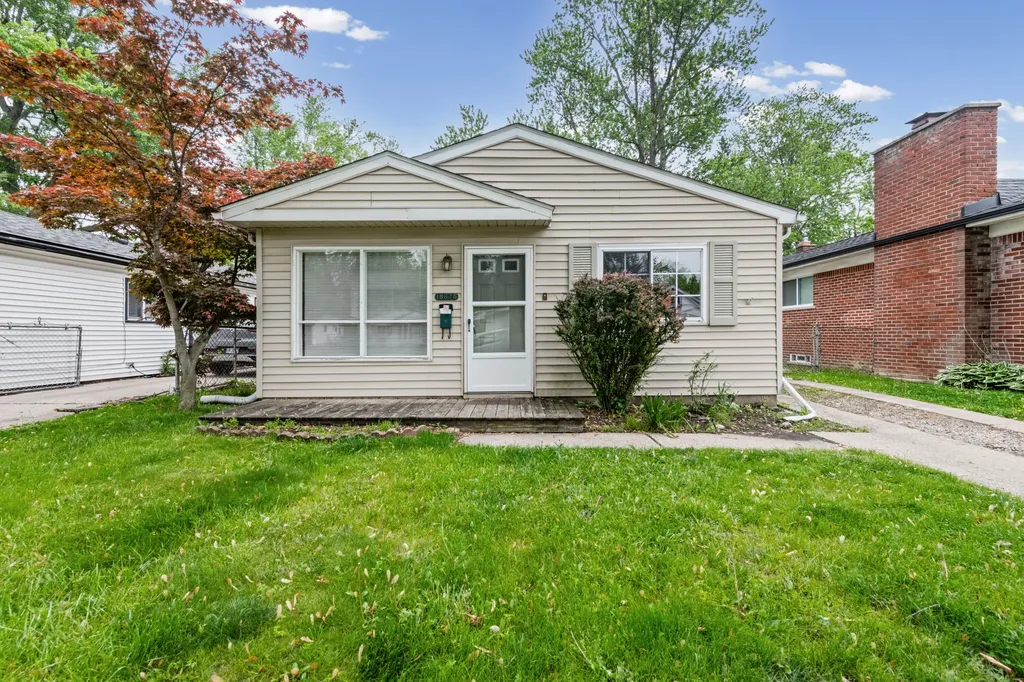 18628 Wakenden Street Redford Charter Township MI 48240