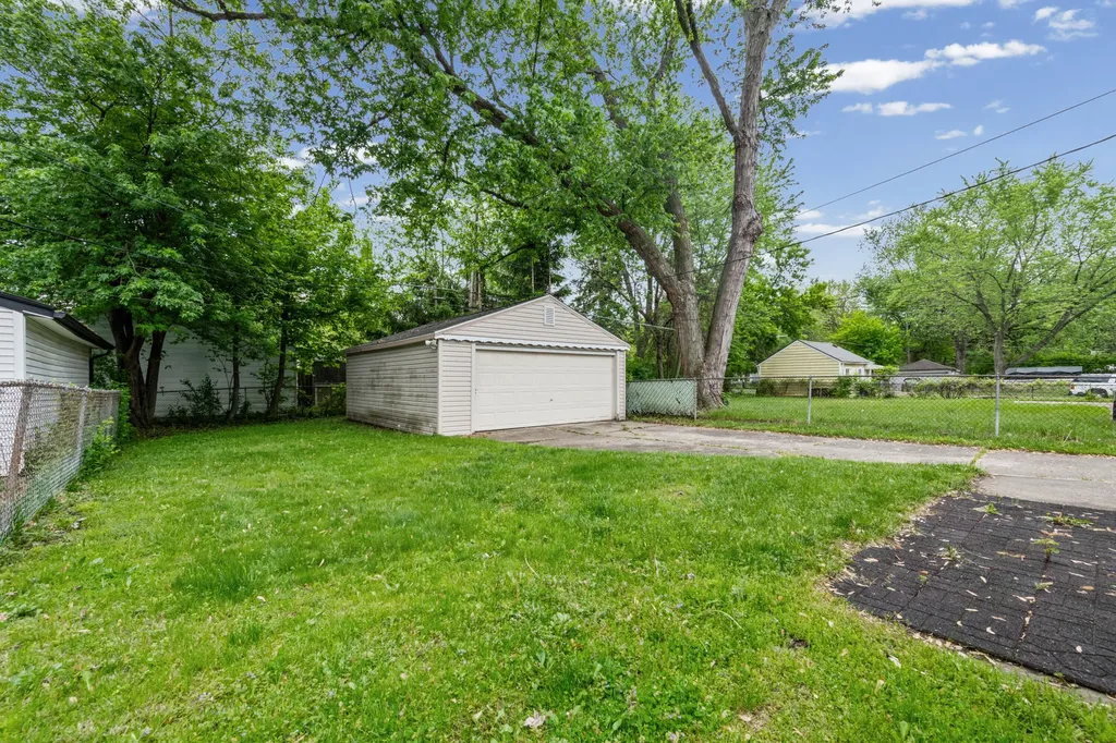 18628 Wakenden Street Redford Charter Township MI 48240