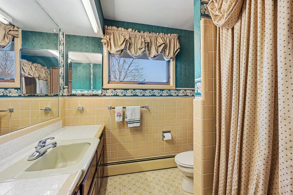 6595 Napier Road Salem Township MI 48170