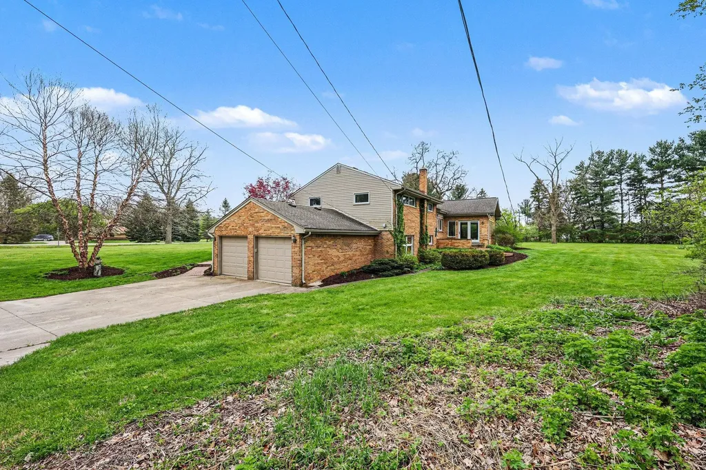 6595 Napier Road Salem Township MI 48170