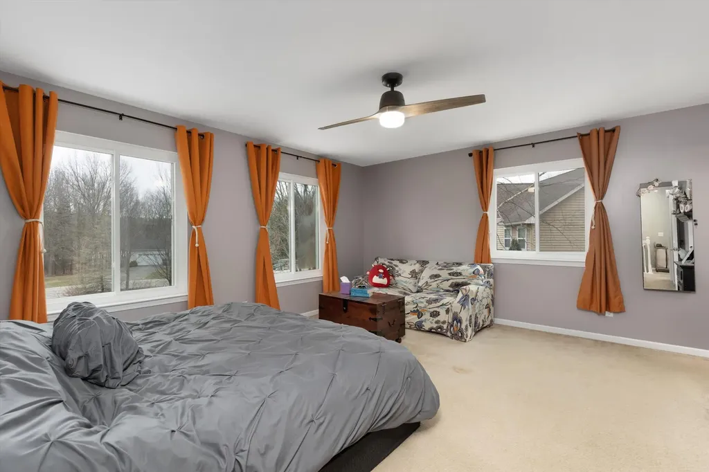 2456 Spartans Trail Hamburg Township MI 48169