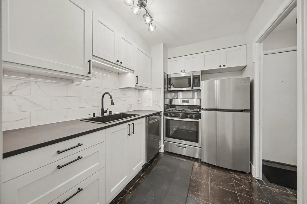 1261 Island Drive Ann Arbor City MI 48105