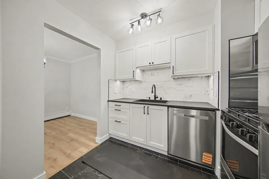 1261 Island Drive Ann Arbor City MI 48105