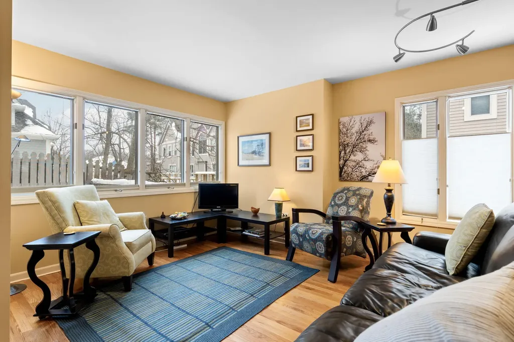 663 N 5th Avenue Ann Arbor City MI 48104