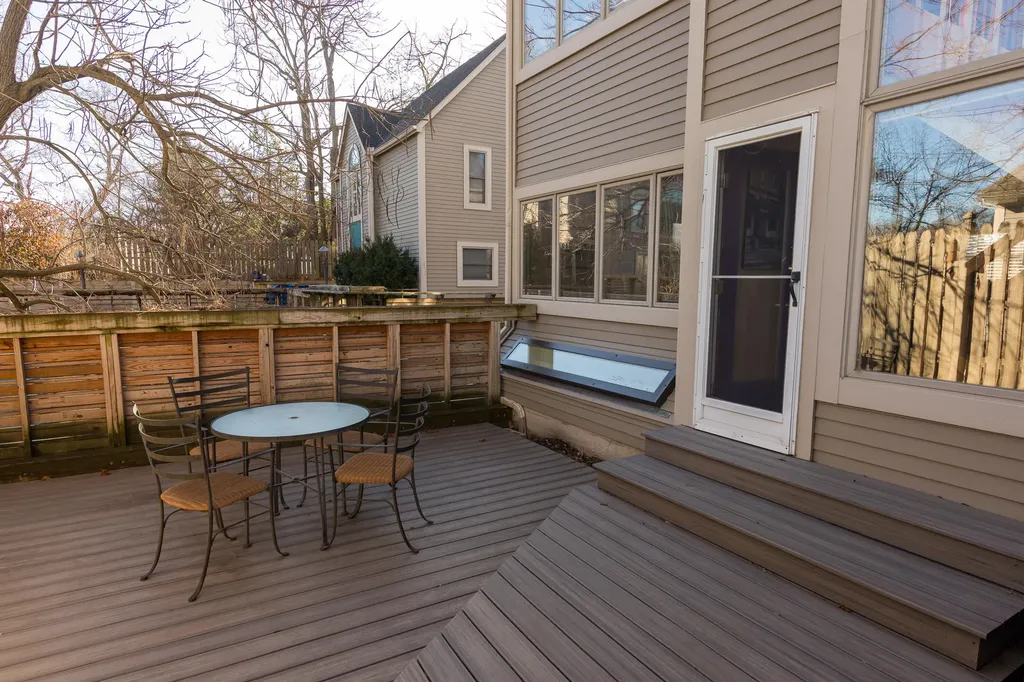 663 N 5th Avenue Ann Arbor City MI 48104
