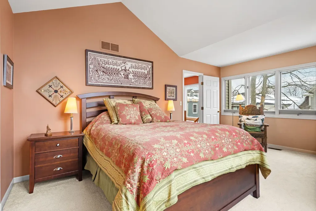 663 N 5th Avenue Ann Arbor City MI 48104