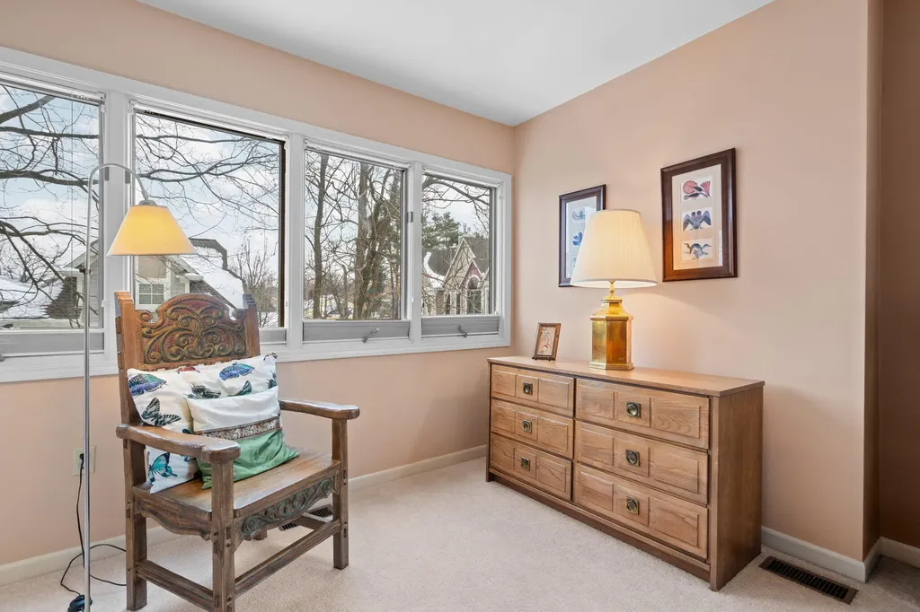 663 N 5th Avenue Ann Arbor City MI 48104