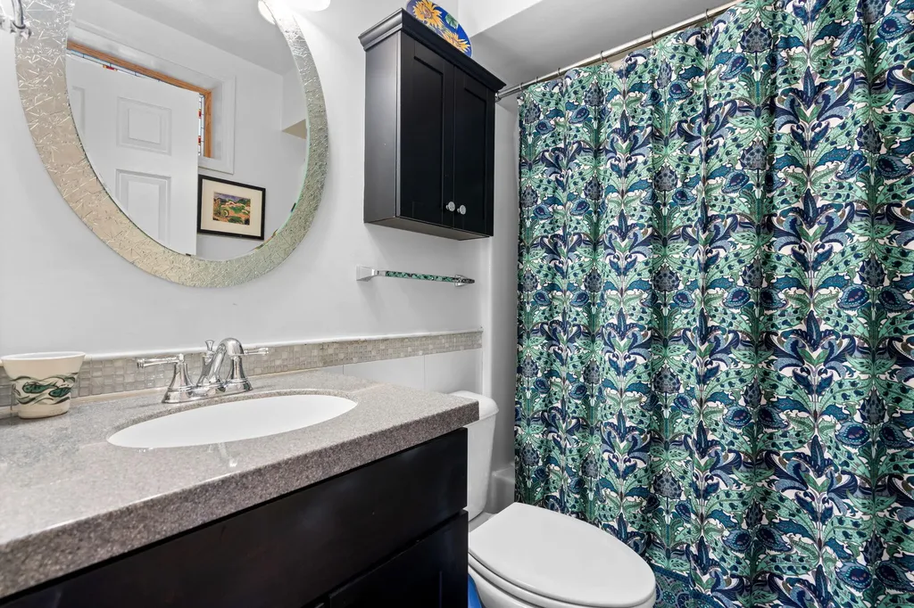 663 N 5th Avenue Ann Arbor City MI 48104