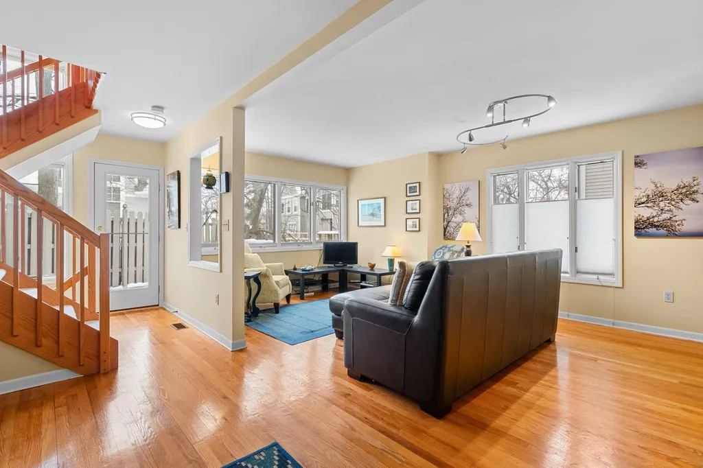 663 N 5th Avenue Ann Arbor City MI 48104