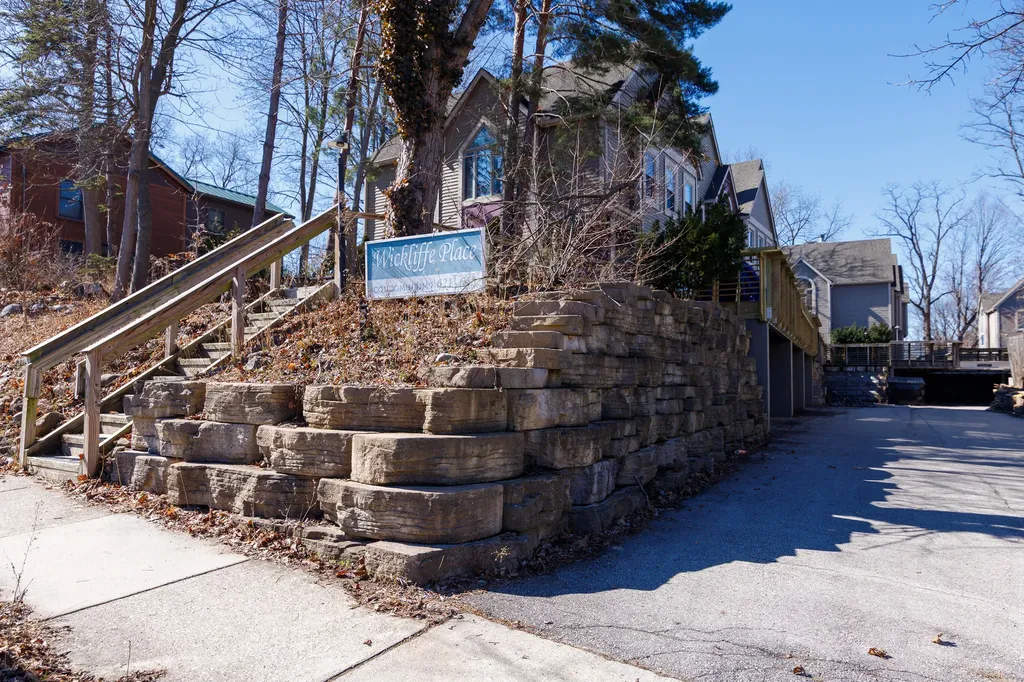 663 N 5th Avenue Ann Arbor City MI 48104