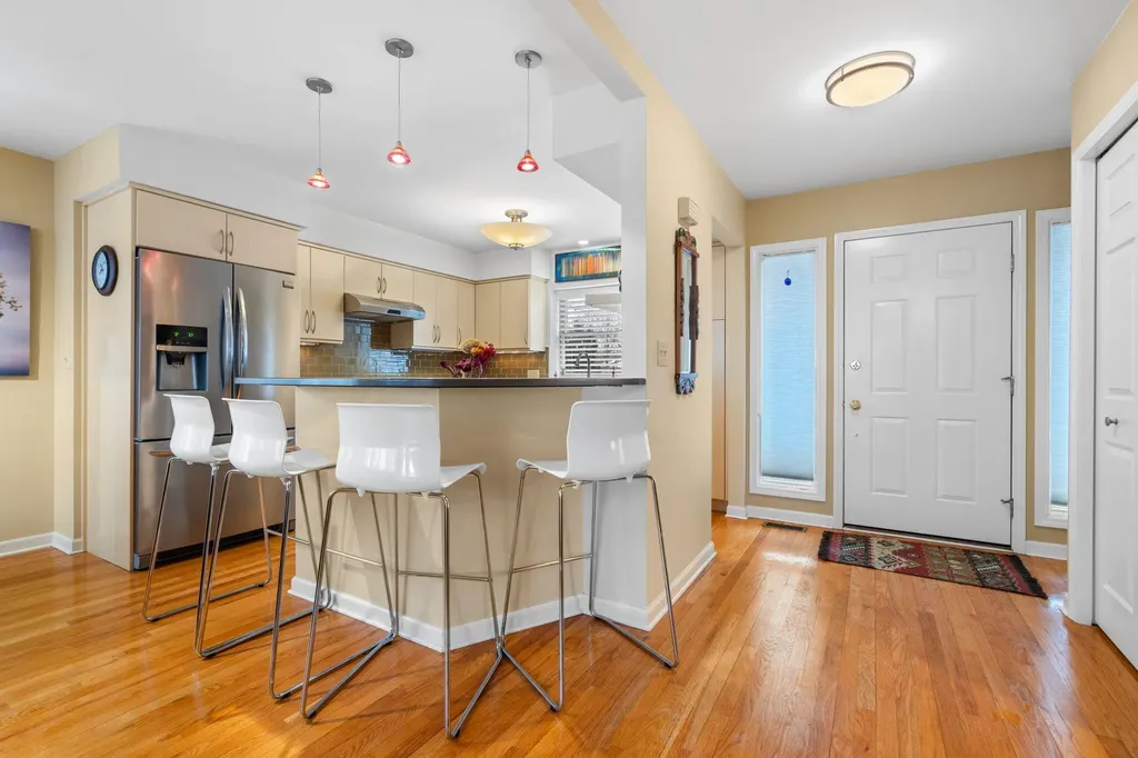 663 N 5th Avenue Ann Arbor City MI 48104