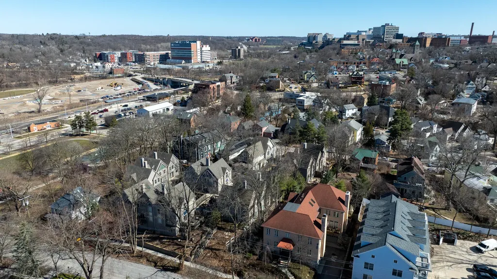 663 N 5th Avenue Ann Arbor City MI 48104
