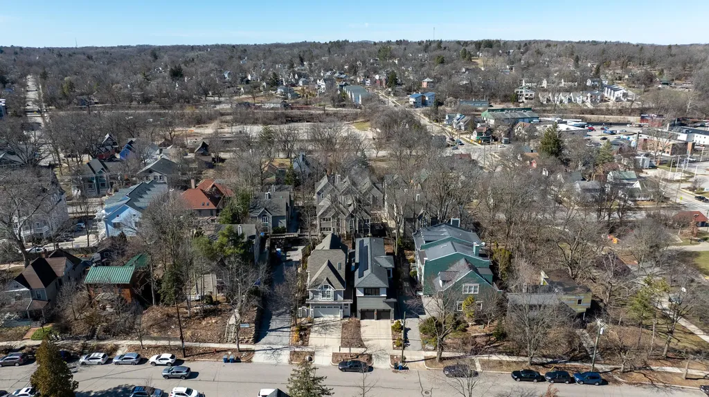 663 N 5th Avenue Ann Arbor City MI 48104