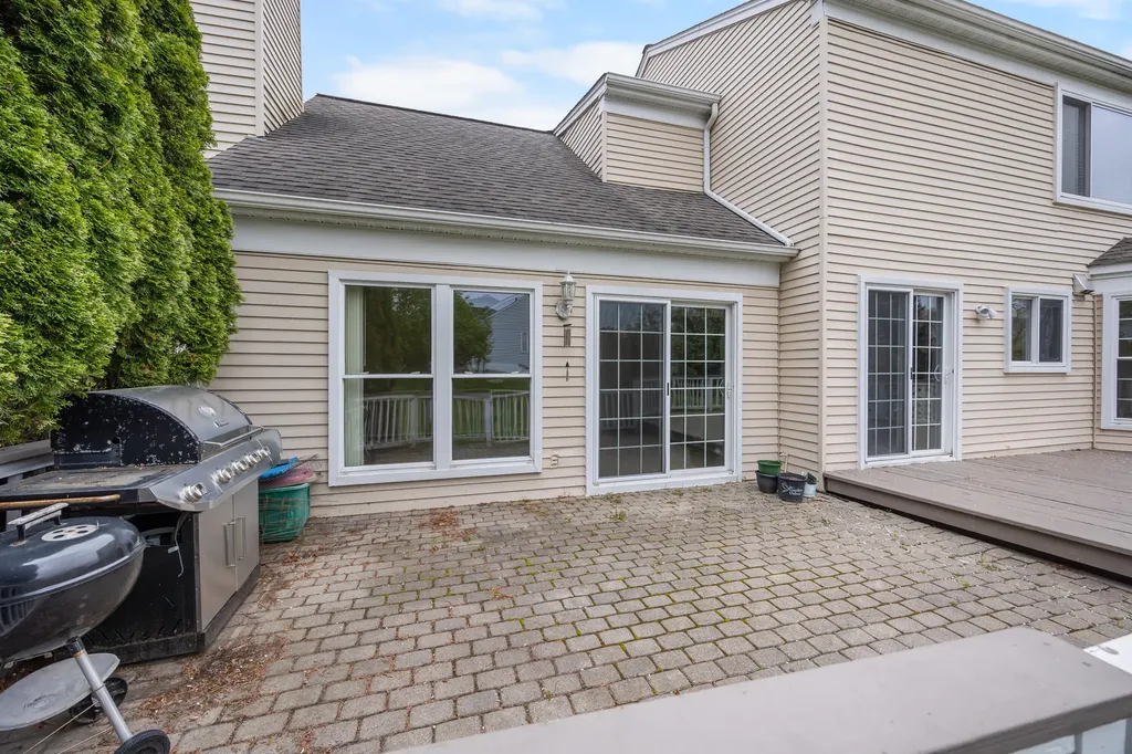 210 Whitney Drive Rochester Hills City MI 48307