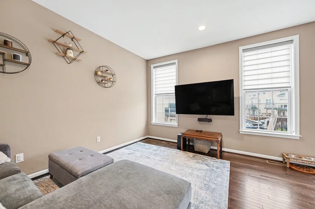 2733 S Spurway Drive Ann Arbor City MI 48105