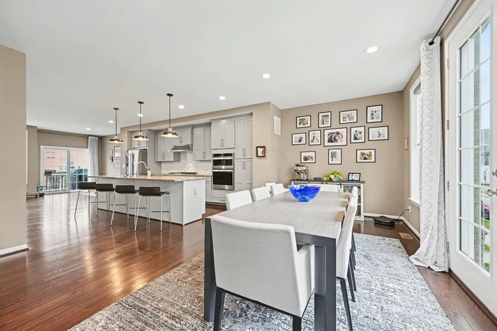 2733 S Spurway Drive Ann Arbor City MI 48105