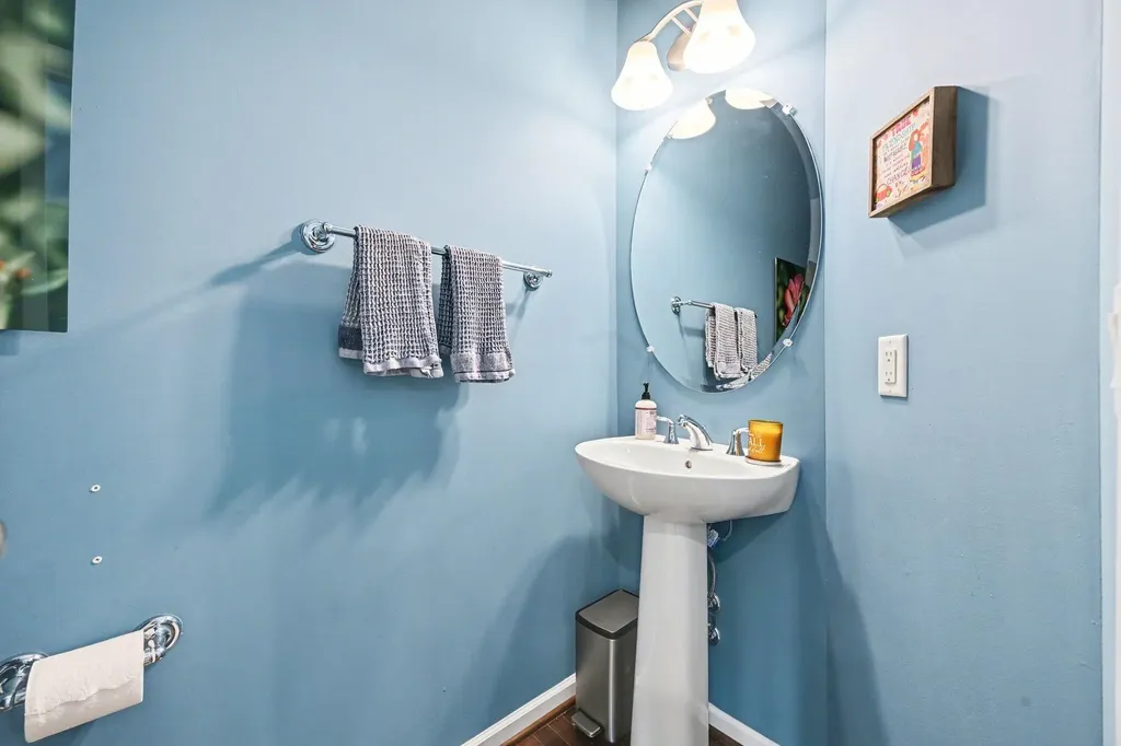 2733 S Spurway Drive Ann Arbor City MI 48105