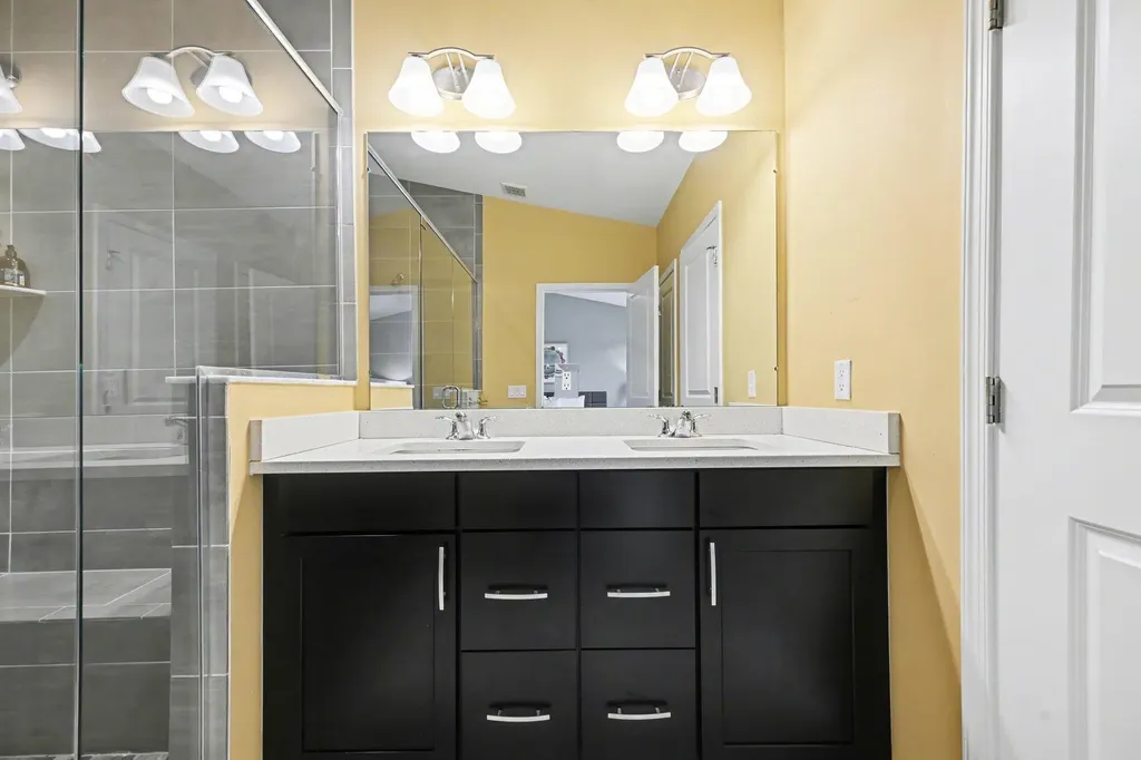 2733 S Spurway Drive Ann Arbor City MI 48105