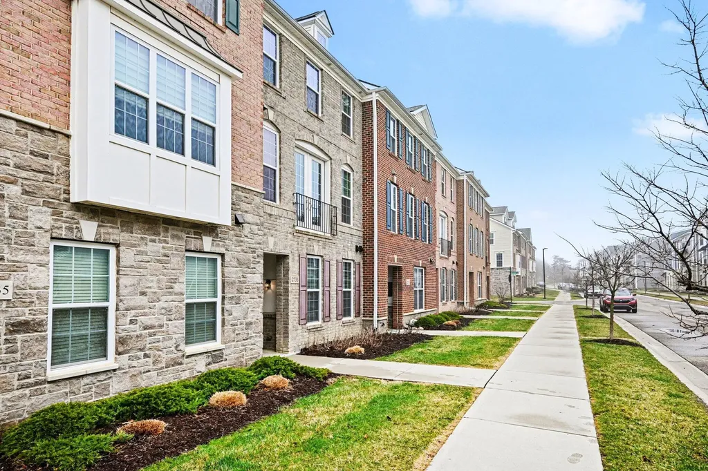 2733 S Spurway Drive Ann Arbor City MI 48105
