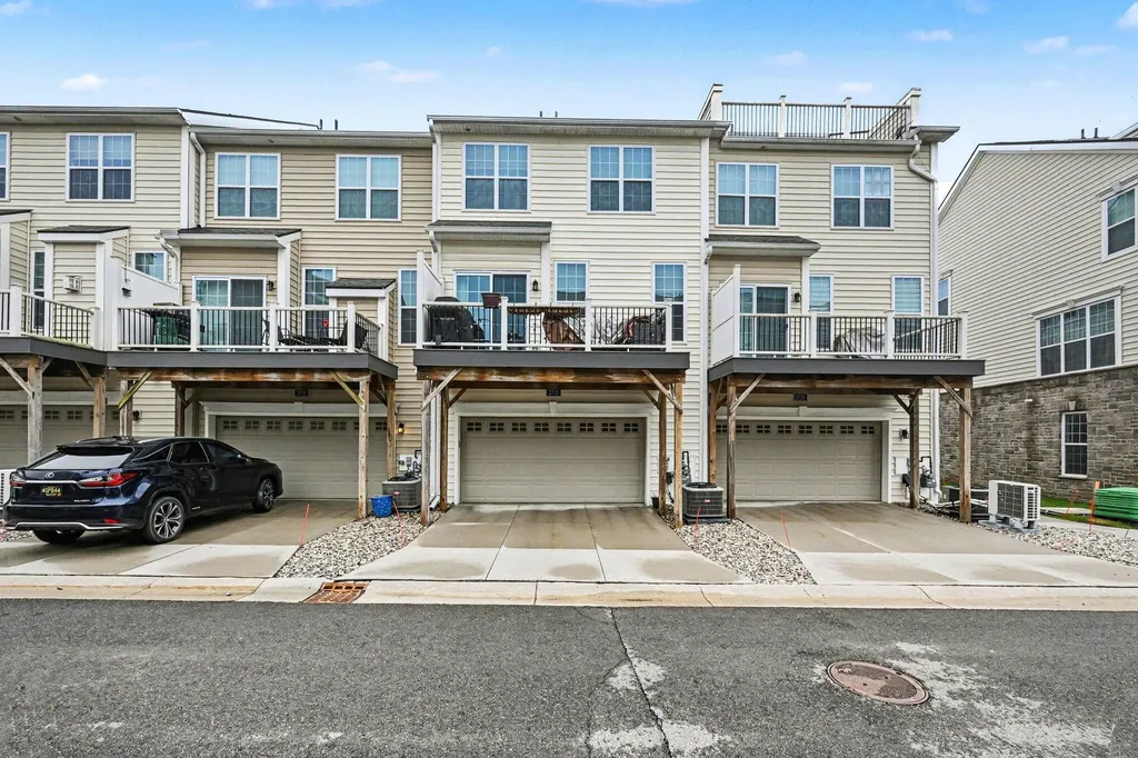 2733 S Spurway Drive Ann Arbor City MI 48105