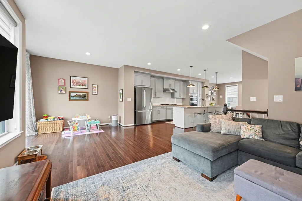 2733 S Spurway Drive Ann Arbor City MI 48105